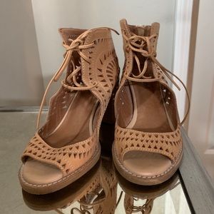 Jeffrey Campbell Cutout Nude/Tan Heels